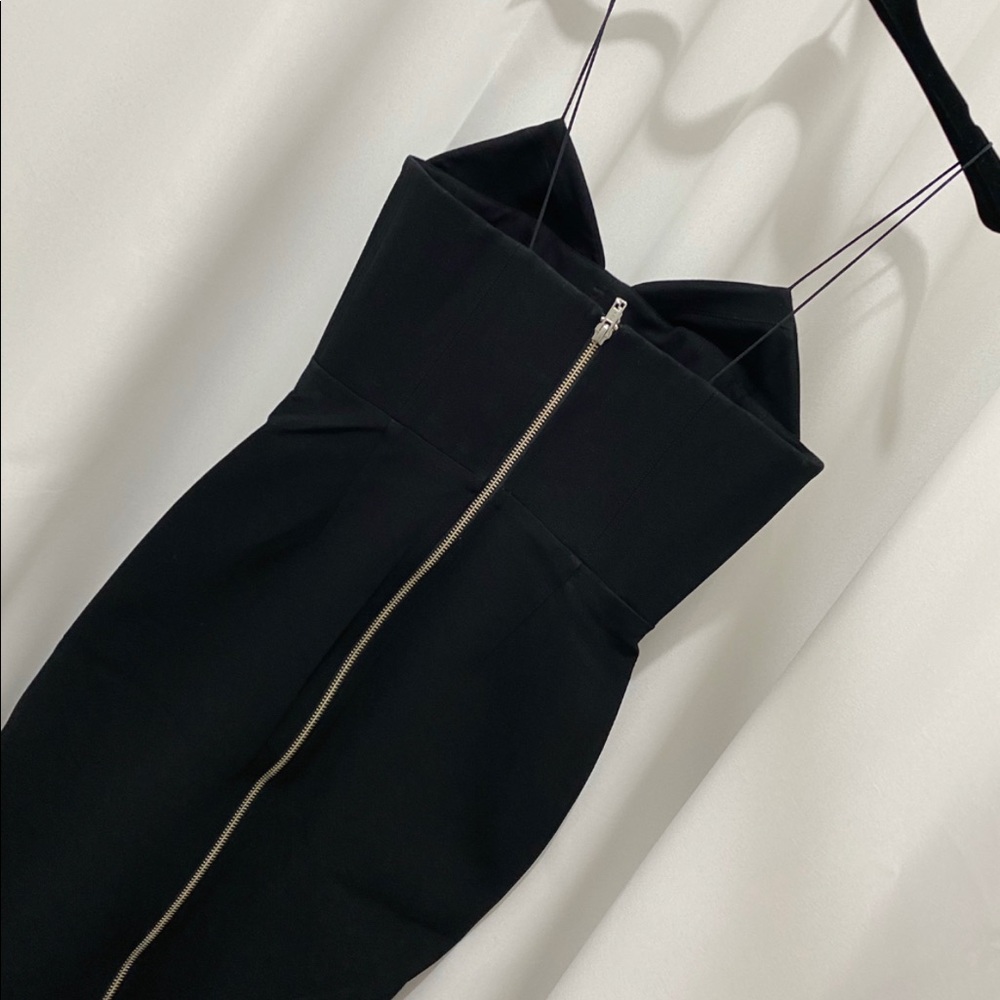 Alex Perry - Picture 4 of 8